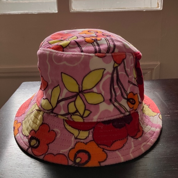 GAP REVERSIBLE BUCKET HAT - Picture 3 of 8